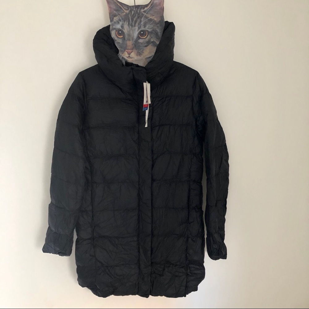 *Brand New* Uniqlo portable puffer jacket